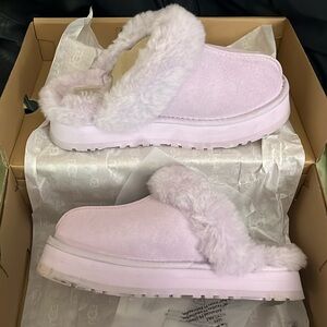 Selling Ugg slippers for $110